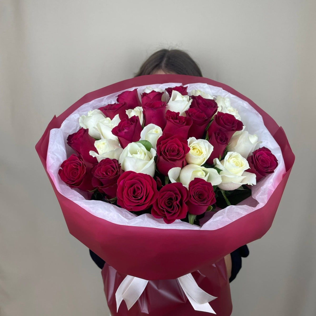 Из красных и белых роз 1