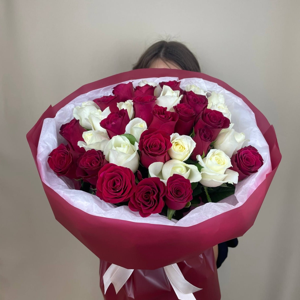 Из красных и белых роз 2