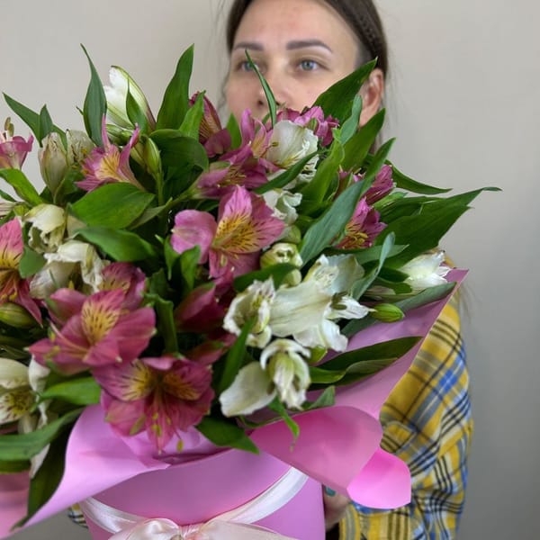 Композиция из Альстромерии 5