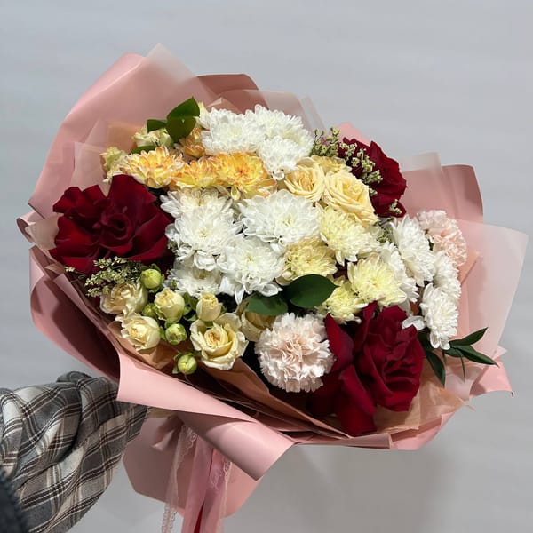 Букет из 3 роз и 5 хризантем 2
