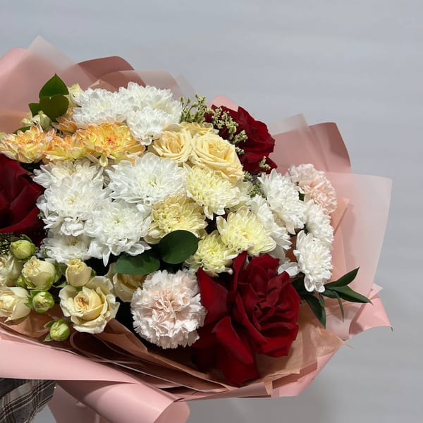Букет из 3 роз и 5 хризантем 5