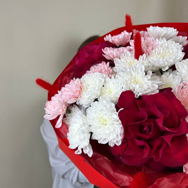 Букет из 7 кустовых хризантем и французских роз 3