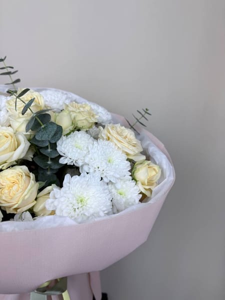 Букет из кустовых салинеро и хризантемы 5