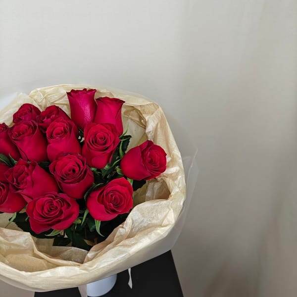 Букет из 15 роз красных 2