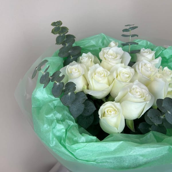 Букет из 13 белых роз прайд 3
