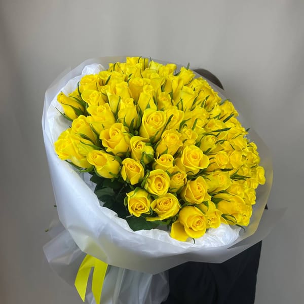 Букет из 85 желтых роз 2