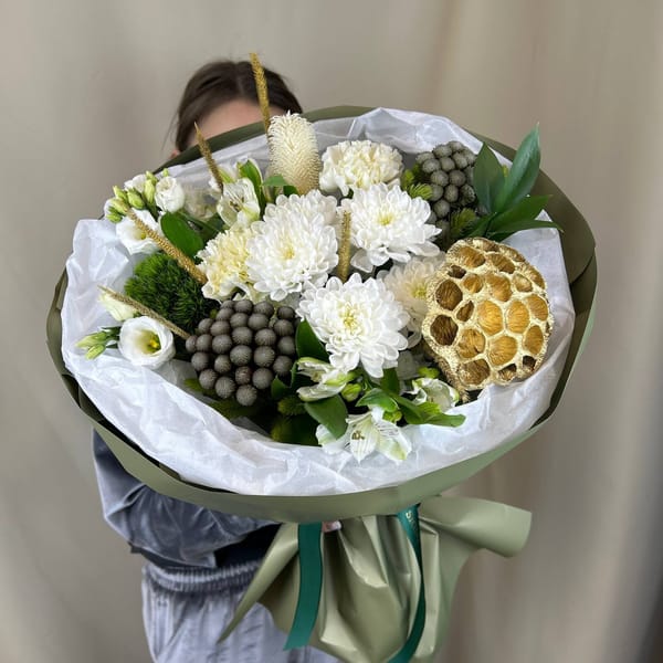 Букет с Лотосом, Эустомой, Диантусом 3