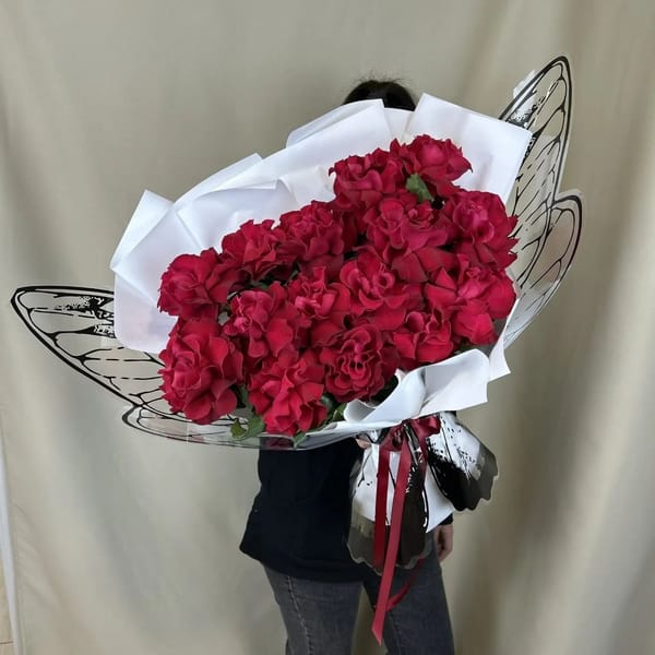 Букет бабочка из французской розы